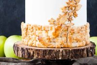 Apple Pie Cake with Cinnamon Crumb Topping