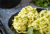 Green Spaghetti with Creamy Poblano Sauce