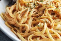 Creamy Slow Cooker Chicken Spaghetti with Cream Cheese