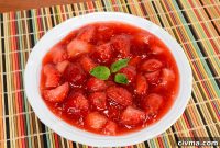 Homemade Strawberry Sauce Recipe for Pancakes and Desserts