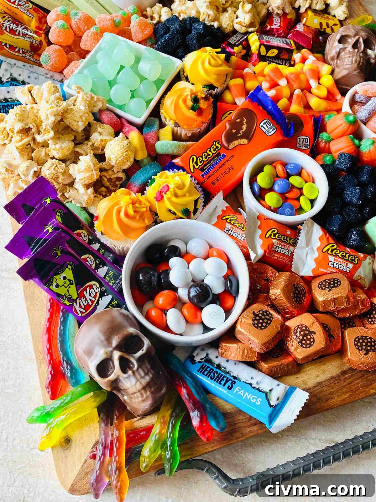 Halloween Charcuterie Board Ideas for a Spooky Party 9 spooky charcuterie board