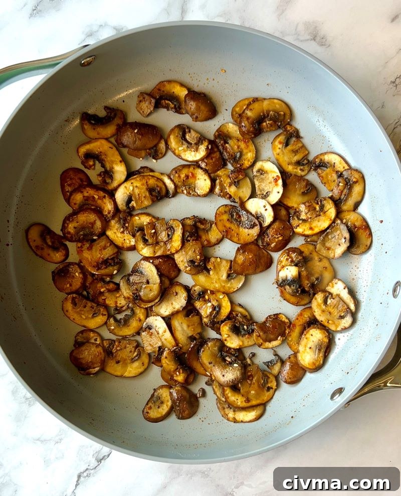 Sautéed mushrooms with seasonings