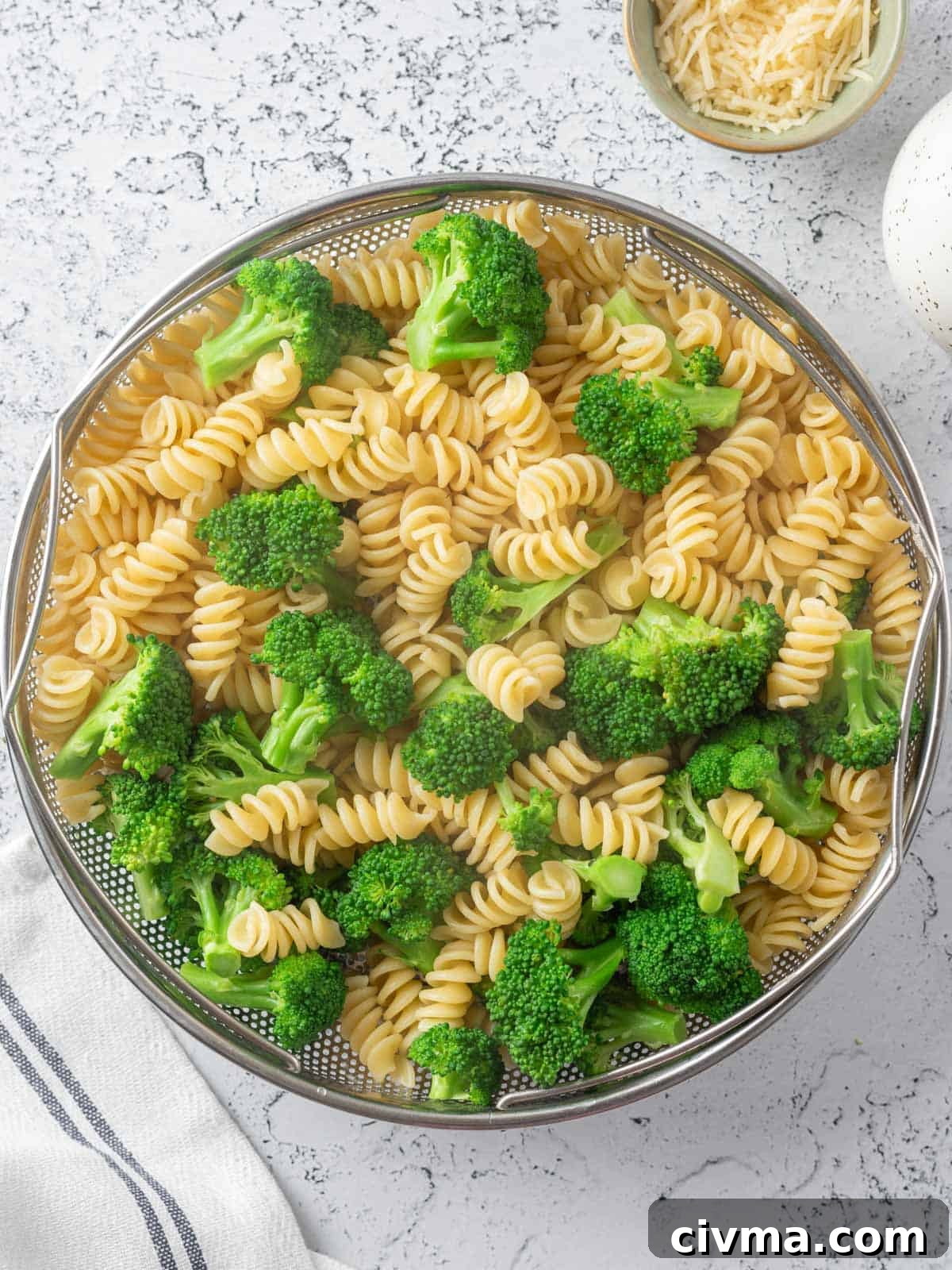 steamed broccoli and pasta