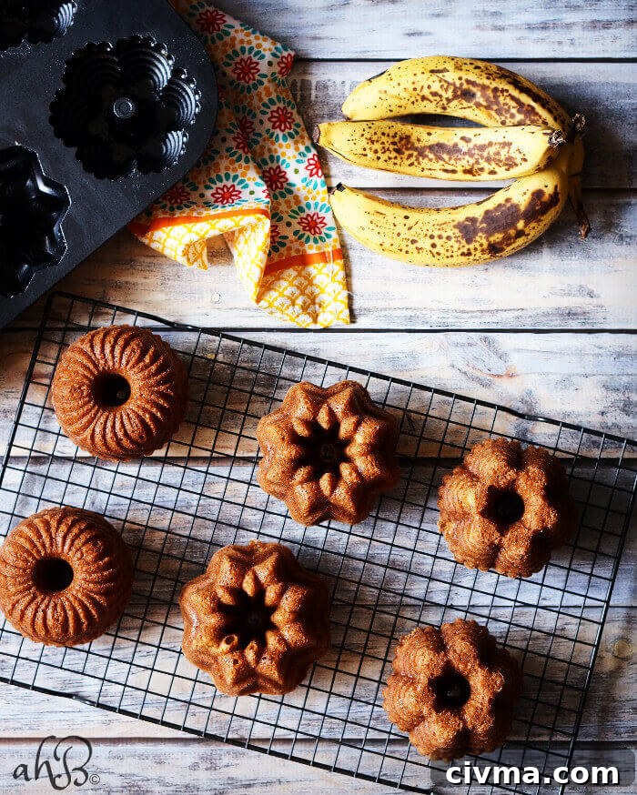 Moist Mini Banana Bundt Cakes 3 Mini Banana Bundt Cakes
