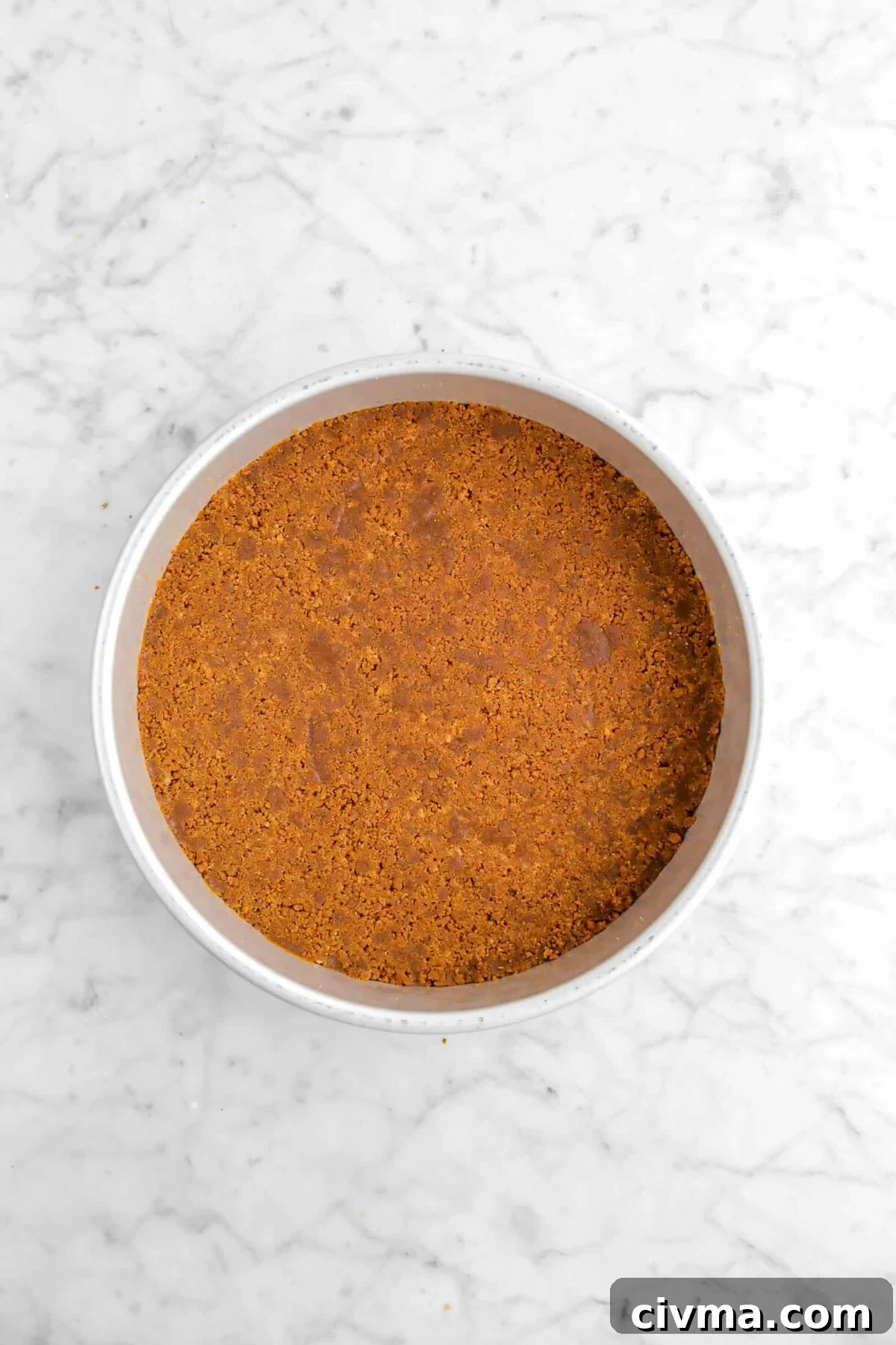 gingerbread crust in cake pan