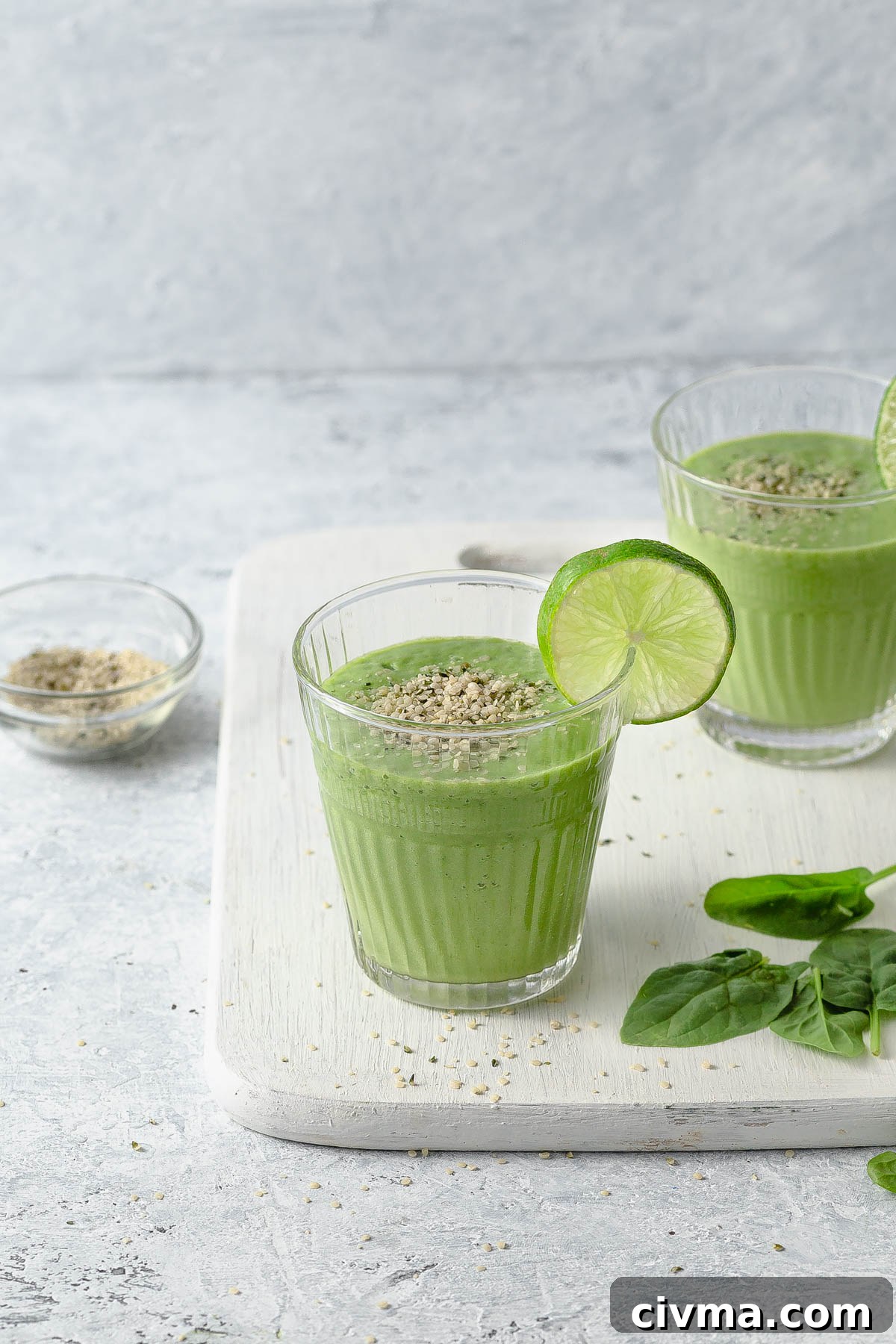 keto green smoothie in a glass
