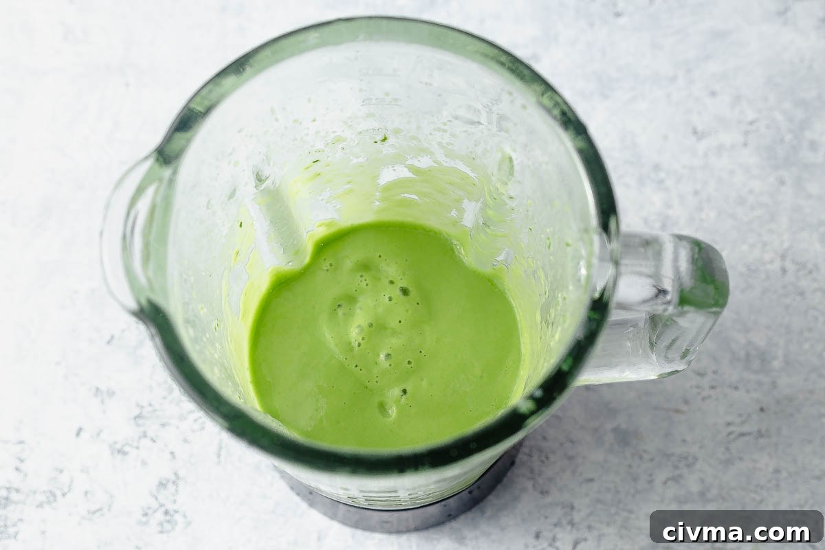 Keto green smoothie in the blender
