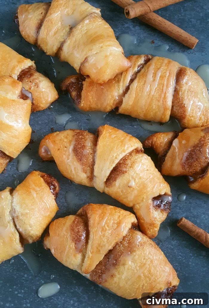 12 Desserts to Make with Crescent Roll Dough 3 Cinnamon Roll Crescent Rolls - These crescent rolls have all the flavor of cinnamon rolls but they're so much quicker and easier to make. Perfect for an extra-special breakfast or brunch! | Beat Bake Eat