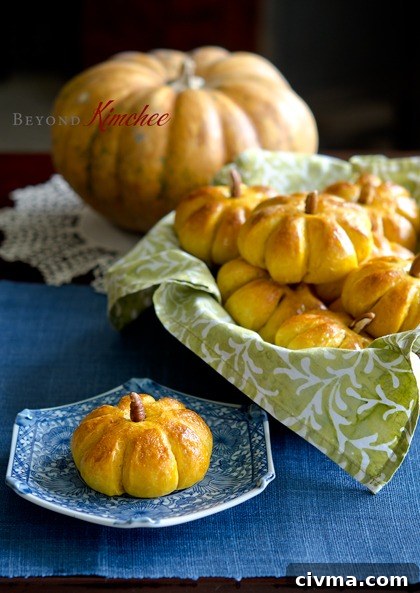 mini pumpkin dinner rolls on Thanksgiving table 2025